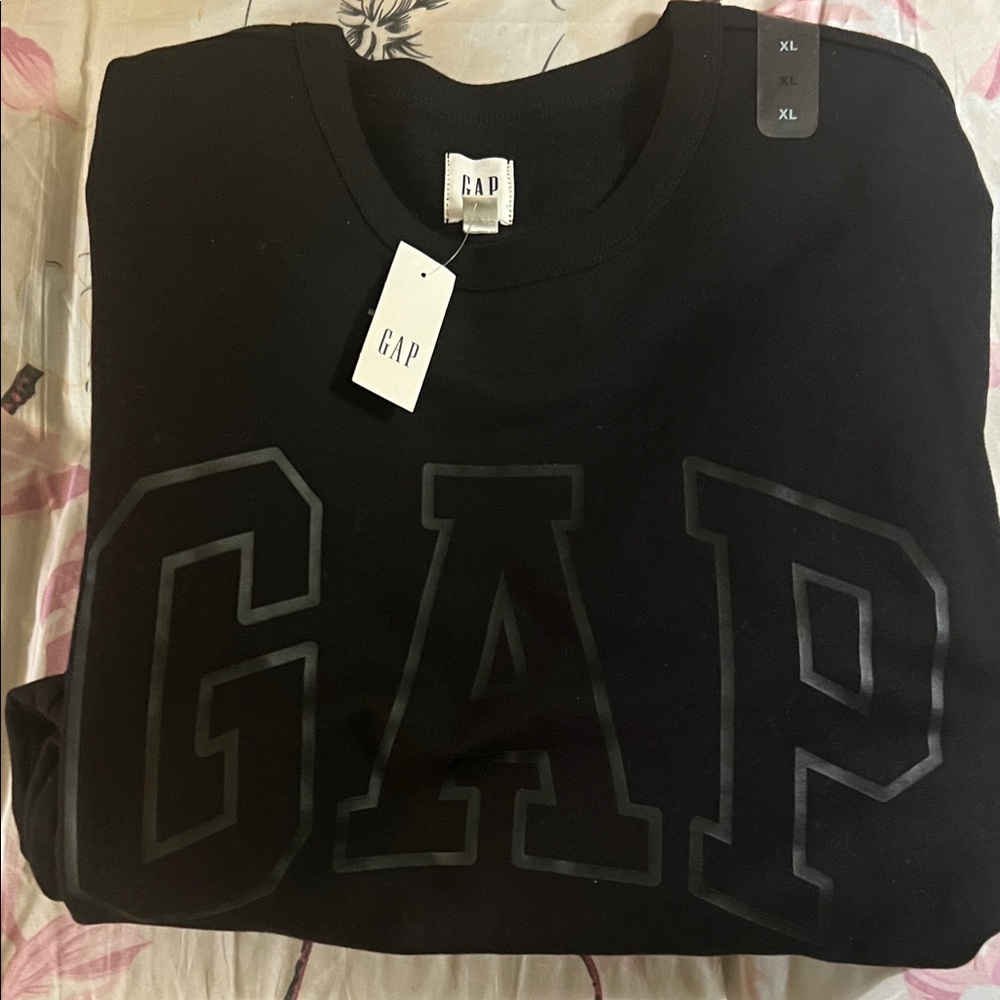 GAP Black Sweatshirt with Glossy Logo